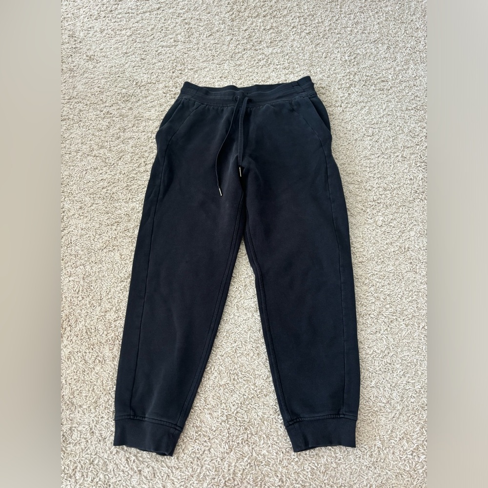 Lululemon Scuba High Rise Jogger- Size 8